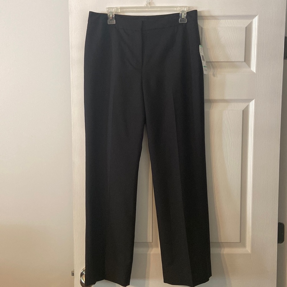 Kasper Women’s Dress Pants size 8 Petite waist is 30” and inseam is 29”